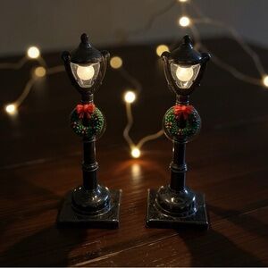 Village Set Of‎ Two Street Lamps